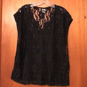 NWOT - 3/$20 💎 Stretchy blk sheer lace top